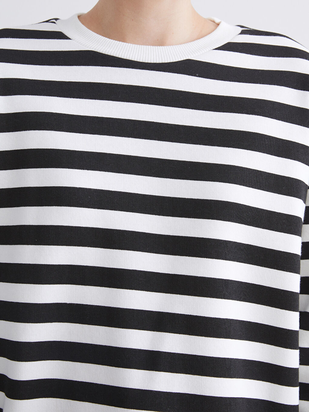Crew Neck Striped Oversize Women's Sweatshirt-2