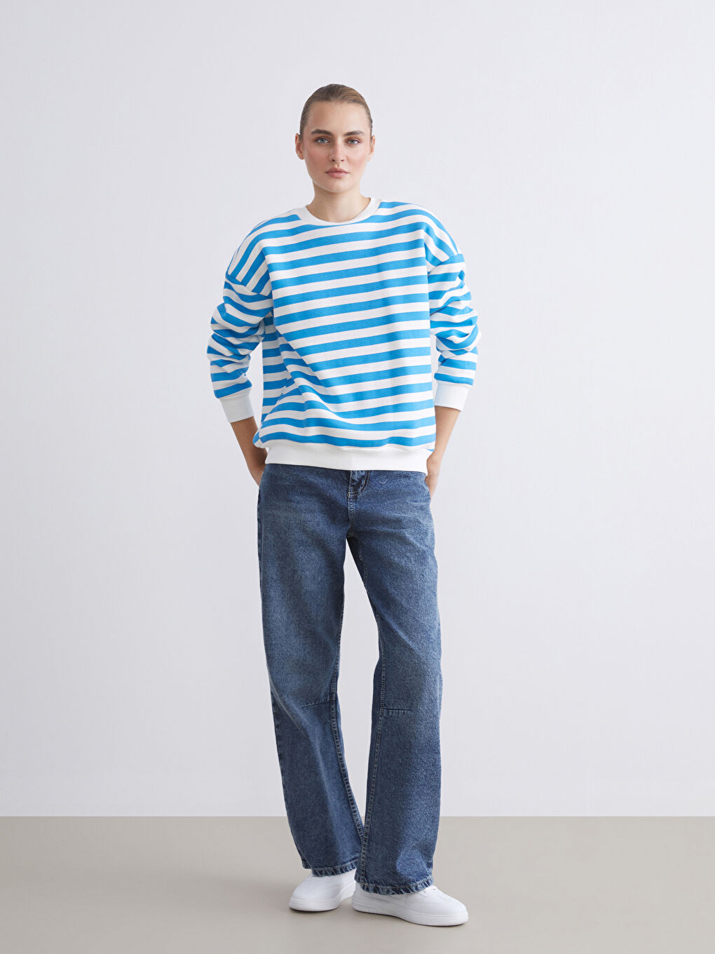 Crew Neck Striped Oversize Women's Sweatshirt-1