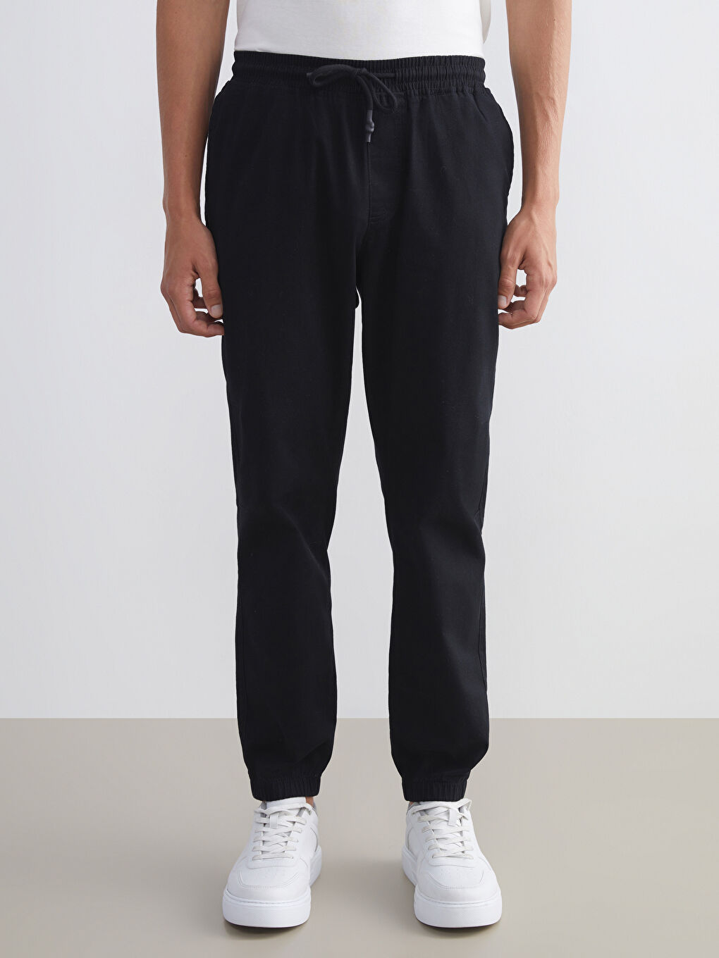 Siyah Standart Kalıp Erkek Jogger Pantolon-1