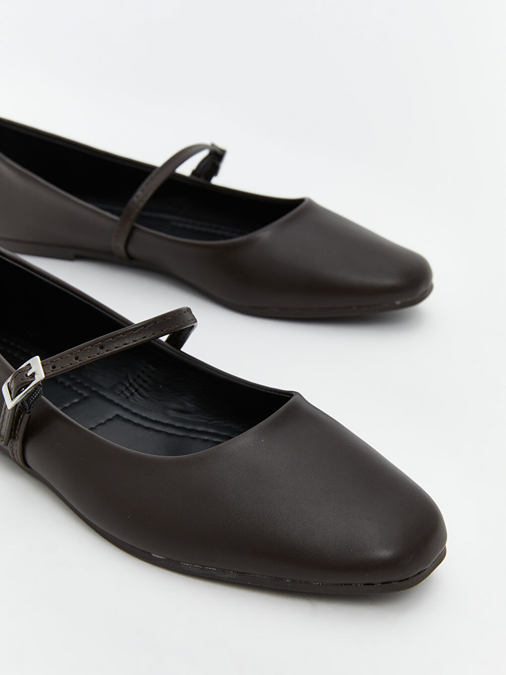 Kahverengi Deri Görünümlü Kadın Babet Ayakkabı-2