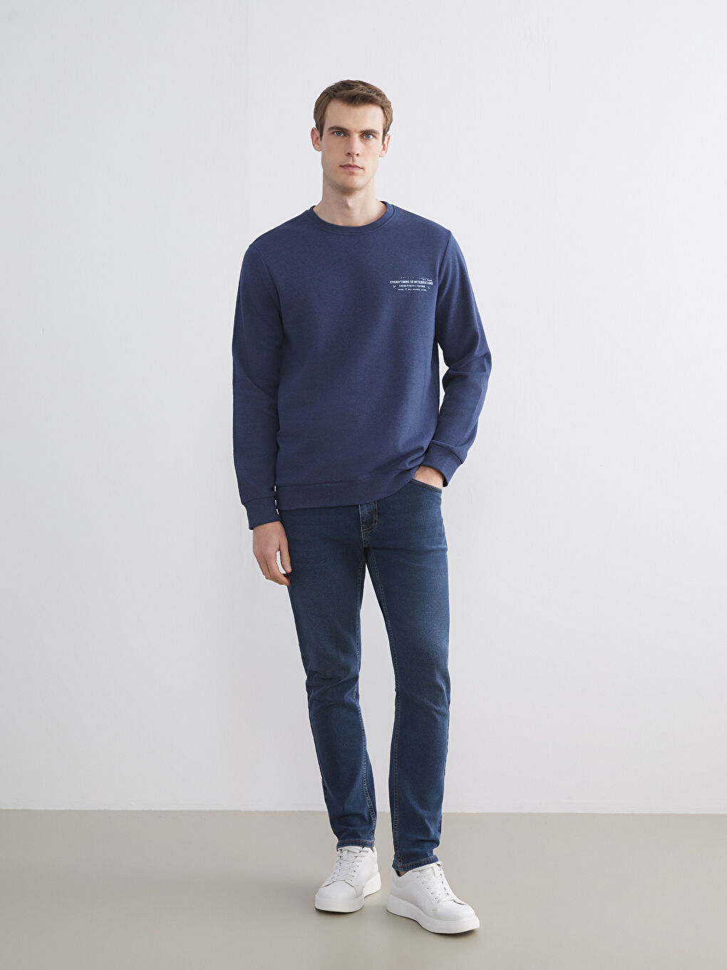 Толстовка з круглим вирізом горловини та принтом для чоловіків-1