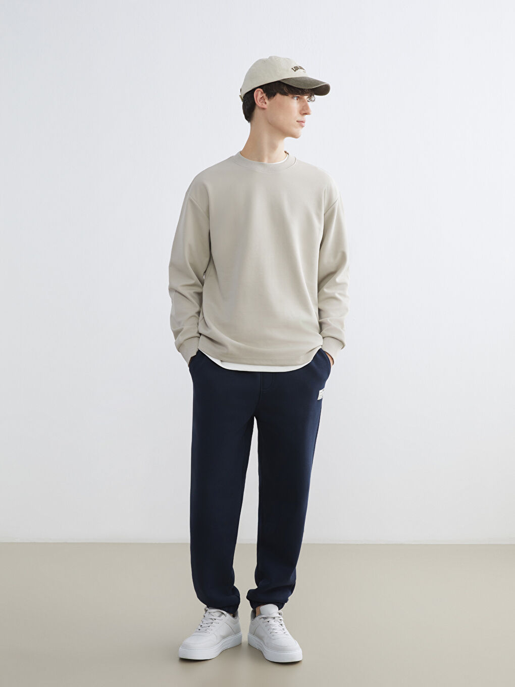 Bej Bisiklet Yaka Erkek Sweatshirt-1