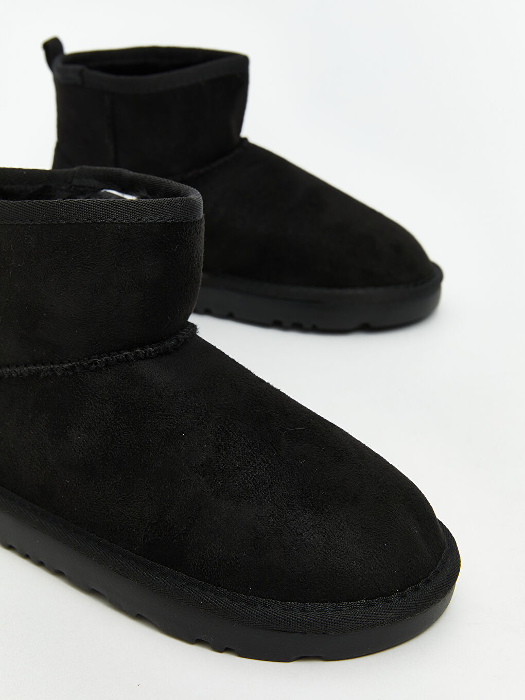 Siyah Süet Görünümlü Kız Çocuk Bot-2