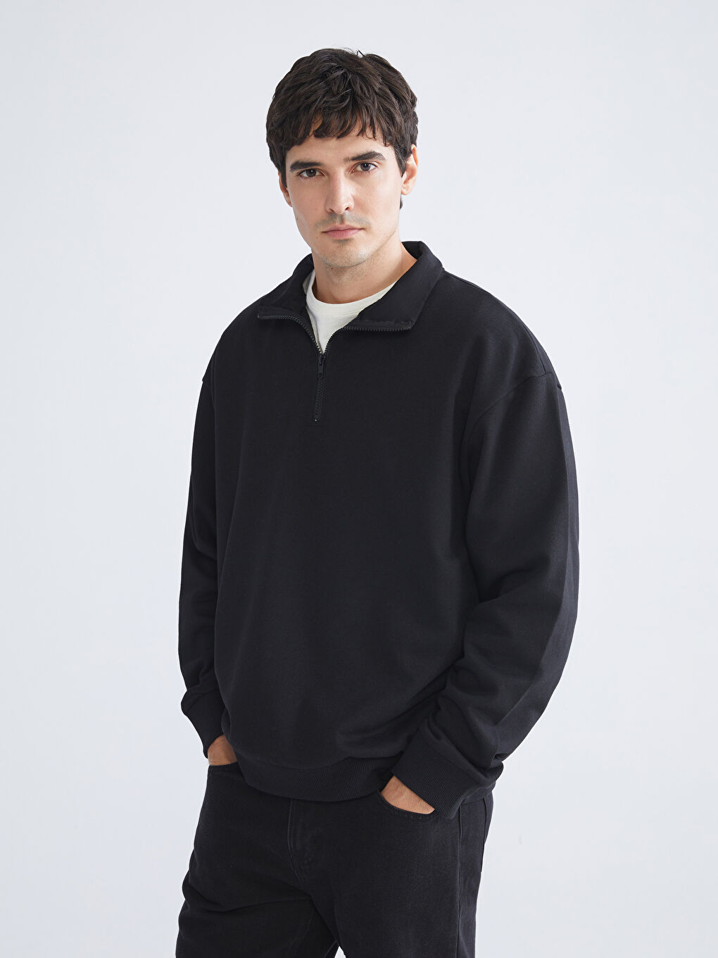 Siyah Fermuarlı Dik Yaka Uzun Kollu Erkek Sweatshirt