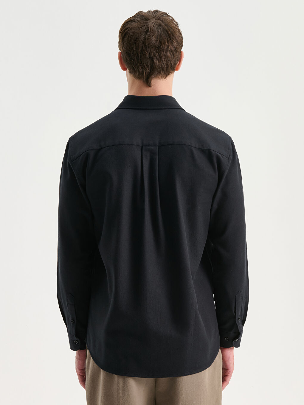 Siyah Regular Fit Uzun Kollu Armürlü Erkek Gömlek-3