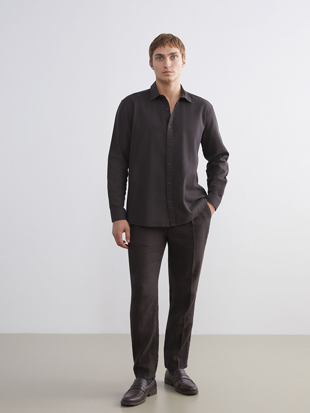 Kahverengi Regular Fit Uzun Kollu Armürlü Erkek Gömlek-1