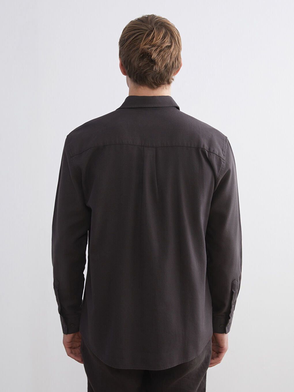 Kahverengi Regular Fit Uzun Kollu Armürlü Erkek Gömlek-3