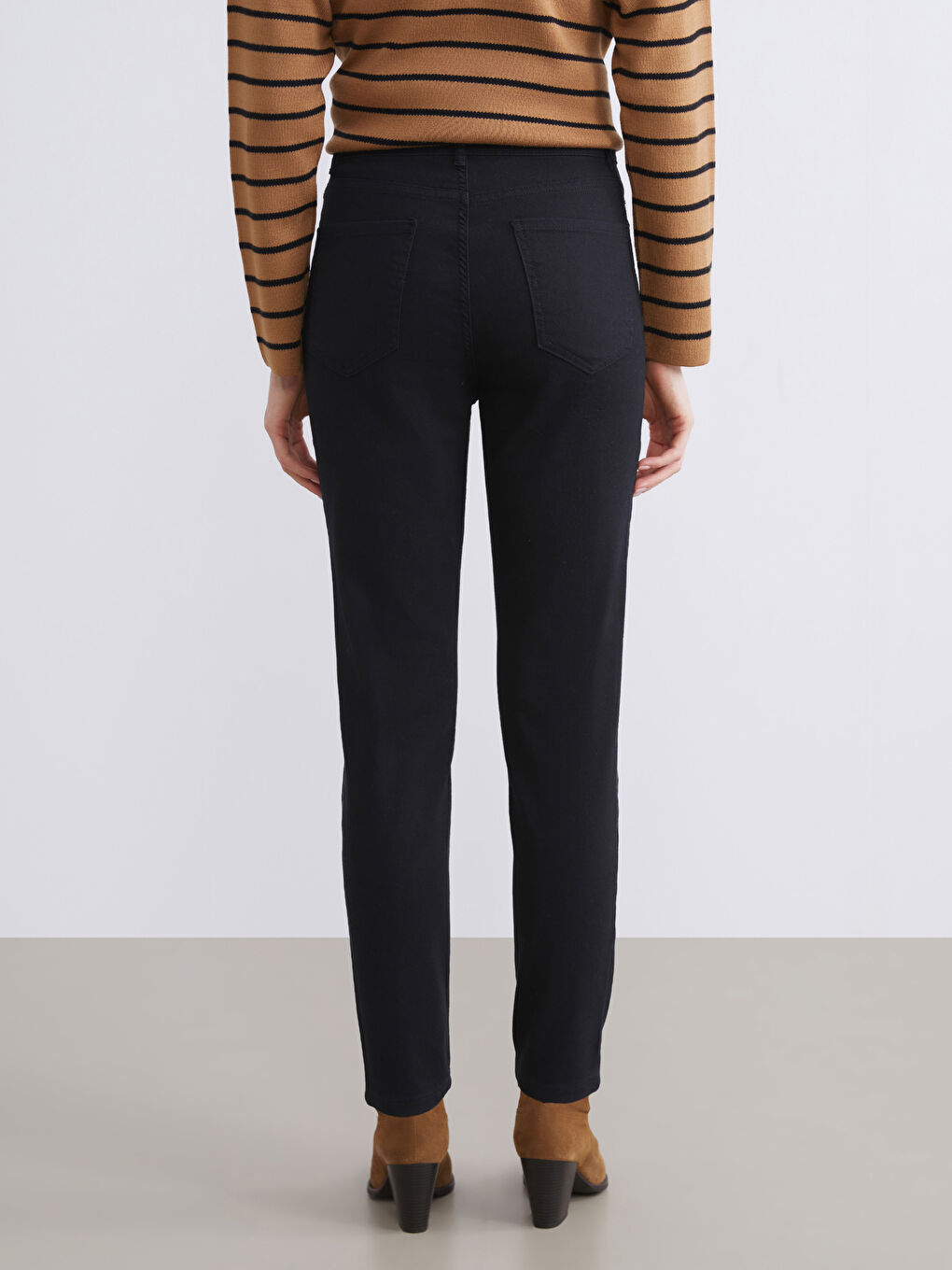 Siyah Slim Mom Kadın Jean Pantolon-3