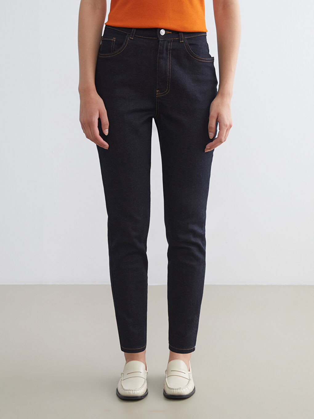 Siyah Slim Mom Kadın Jean Pantolon-1