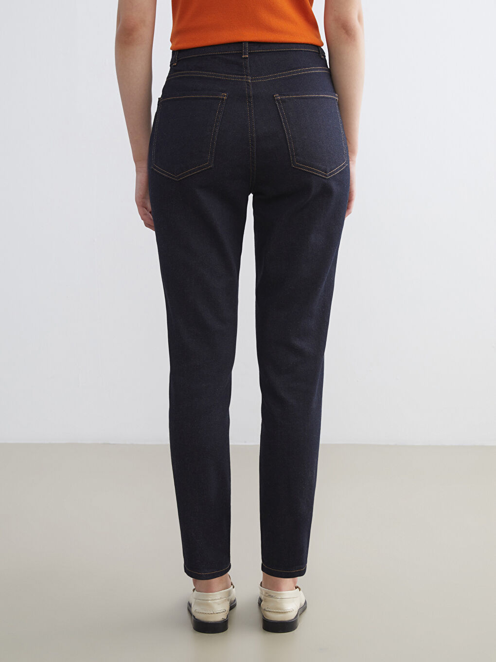 Siyah Slim Mom Kadın Jean Pantolon-3