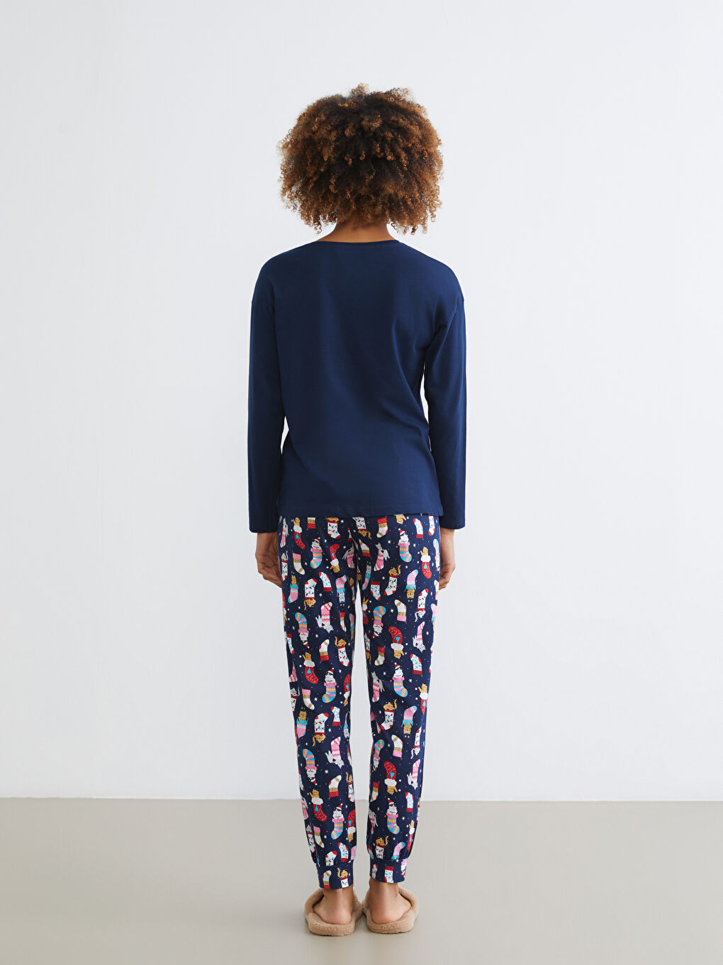 Пижамный комплект с круглым вырезом на новогоднюю тематику для женщин-3