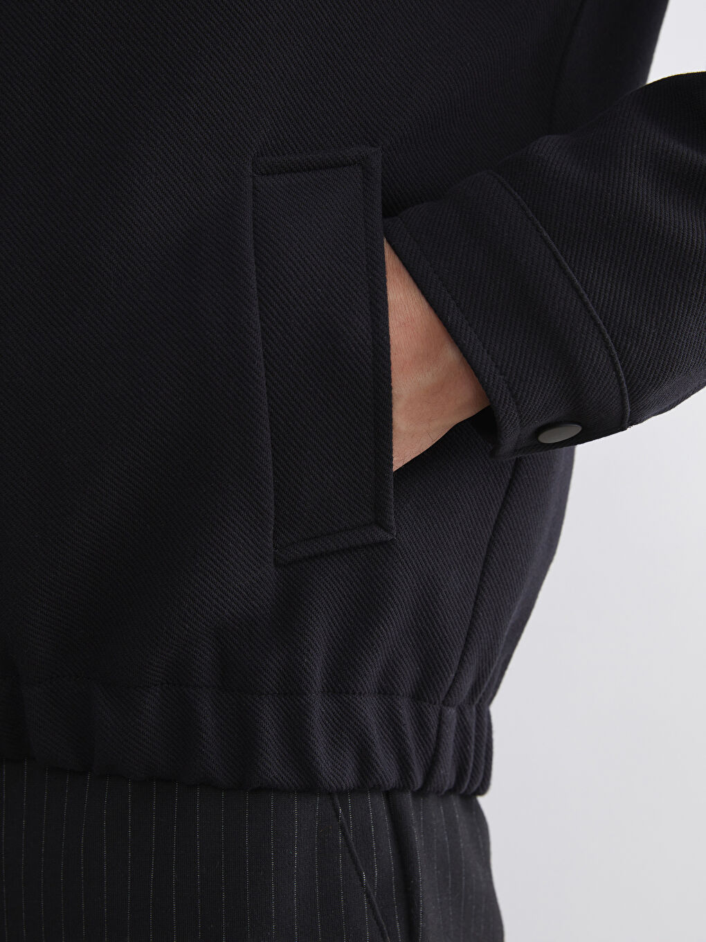 Siyah Standart Kalıp Gömlek Yaka Erkek Mont-2