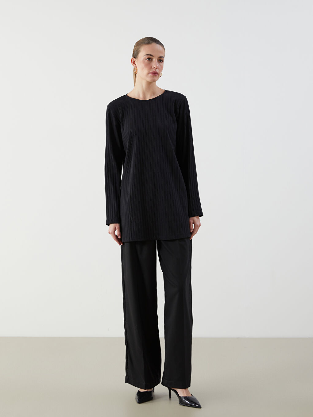 Siyah Bisiklet Yaka Fitilli Kadın Tunik-1