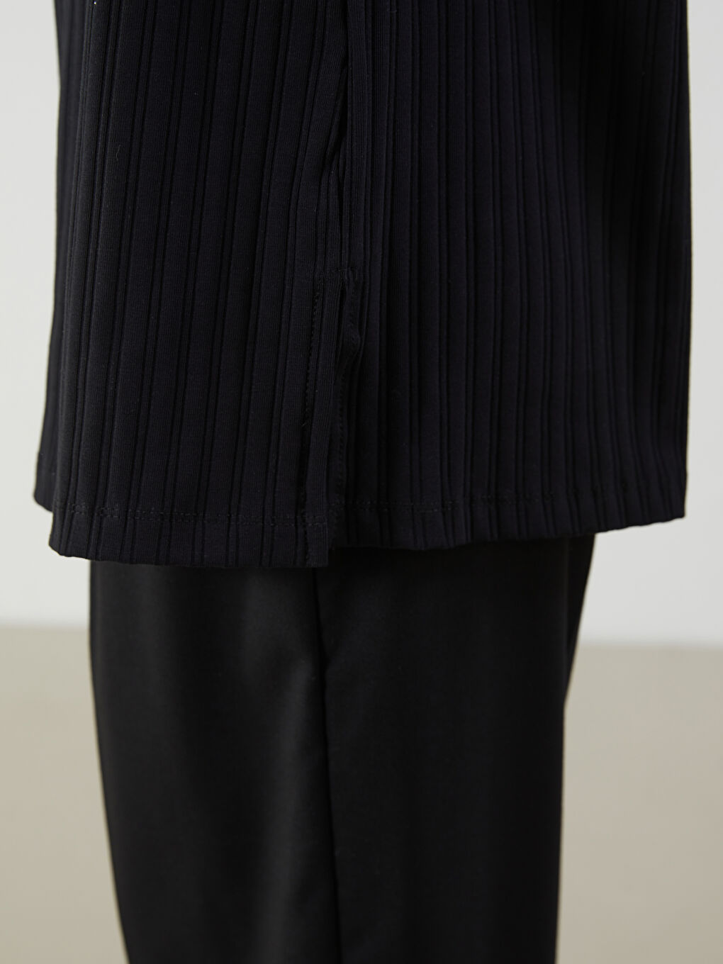 Siyah Bisiklet Yaka Fitilli Kadın Tunik-2