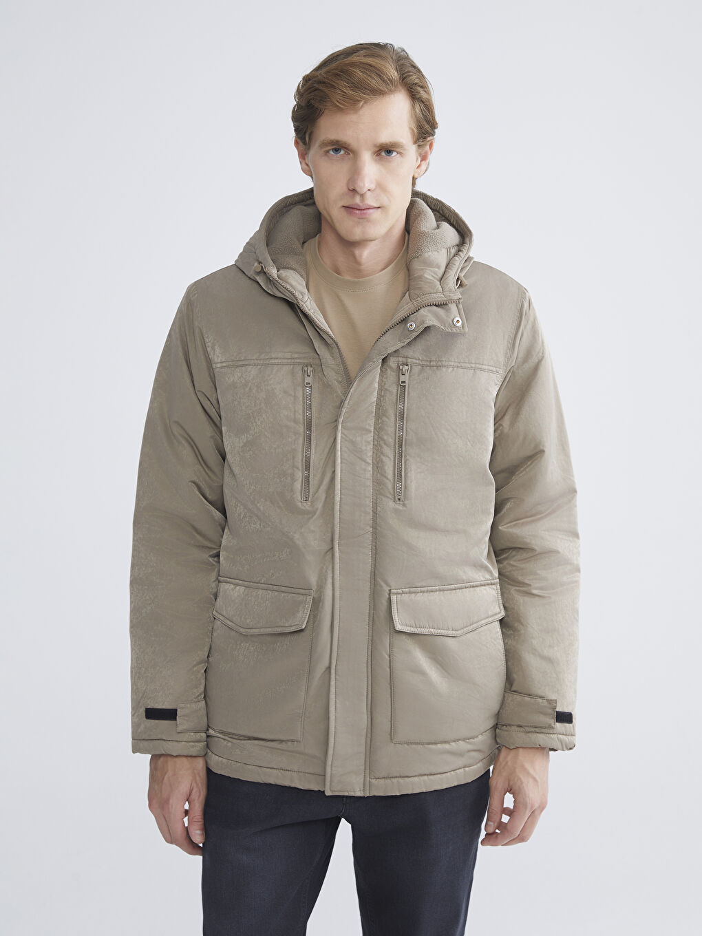 Gri Standart Kalıp Kapüşonlu Erkek Mont