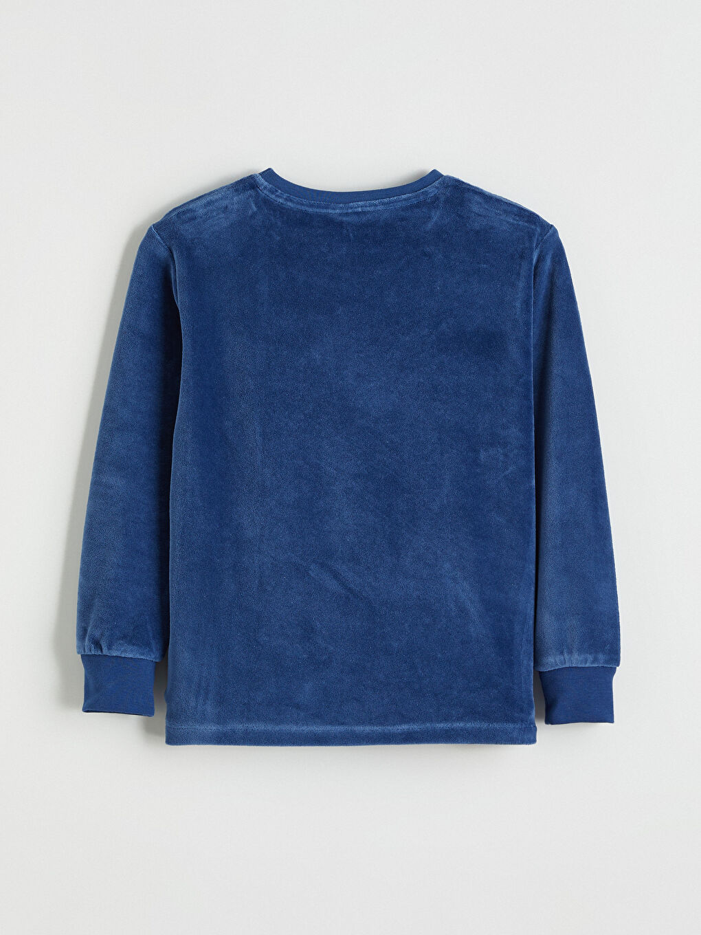 Mavi Nakışlı Kadife Erkek Çocuk Pijama Üst-1