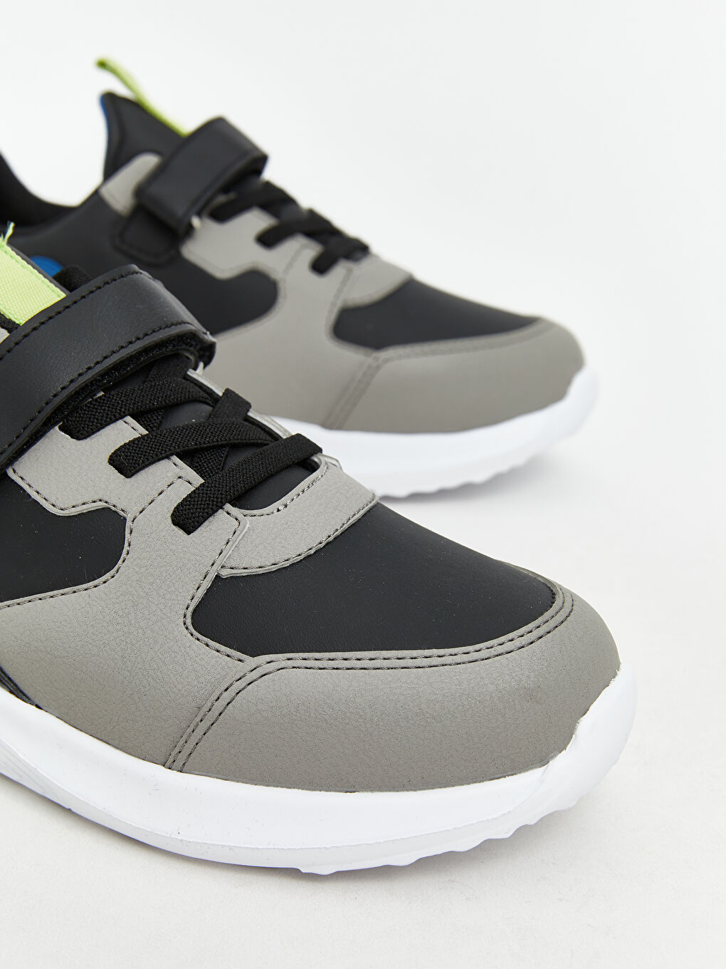 LCW STEPS Laces & Hook-and-Loop Boys' Sneakers -W5GS35Z4-DBQ