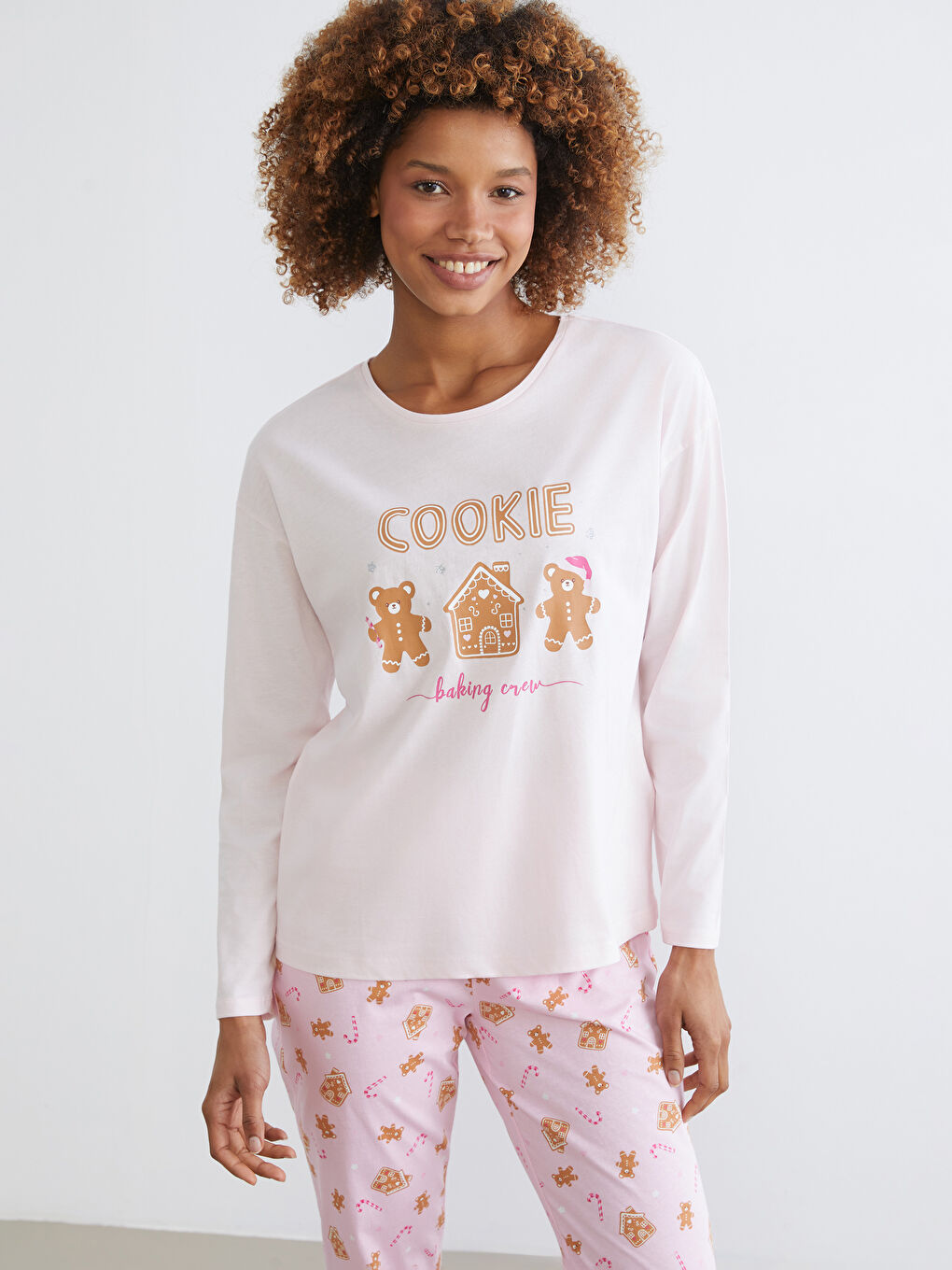 Pembe Bisiklet Yaka Yılbaşı Temalı Kadın Pijama Üstü