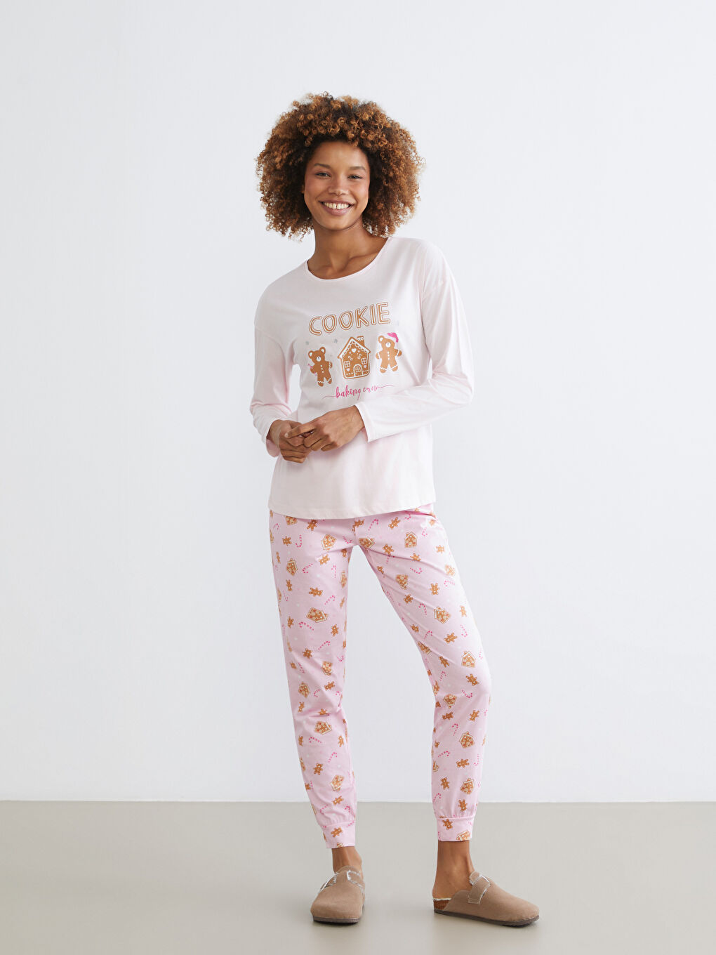 Пижамный комплект с круглым вырезом на новогоднюю тематику для женщин-1