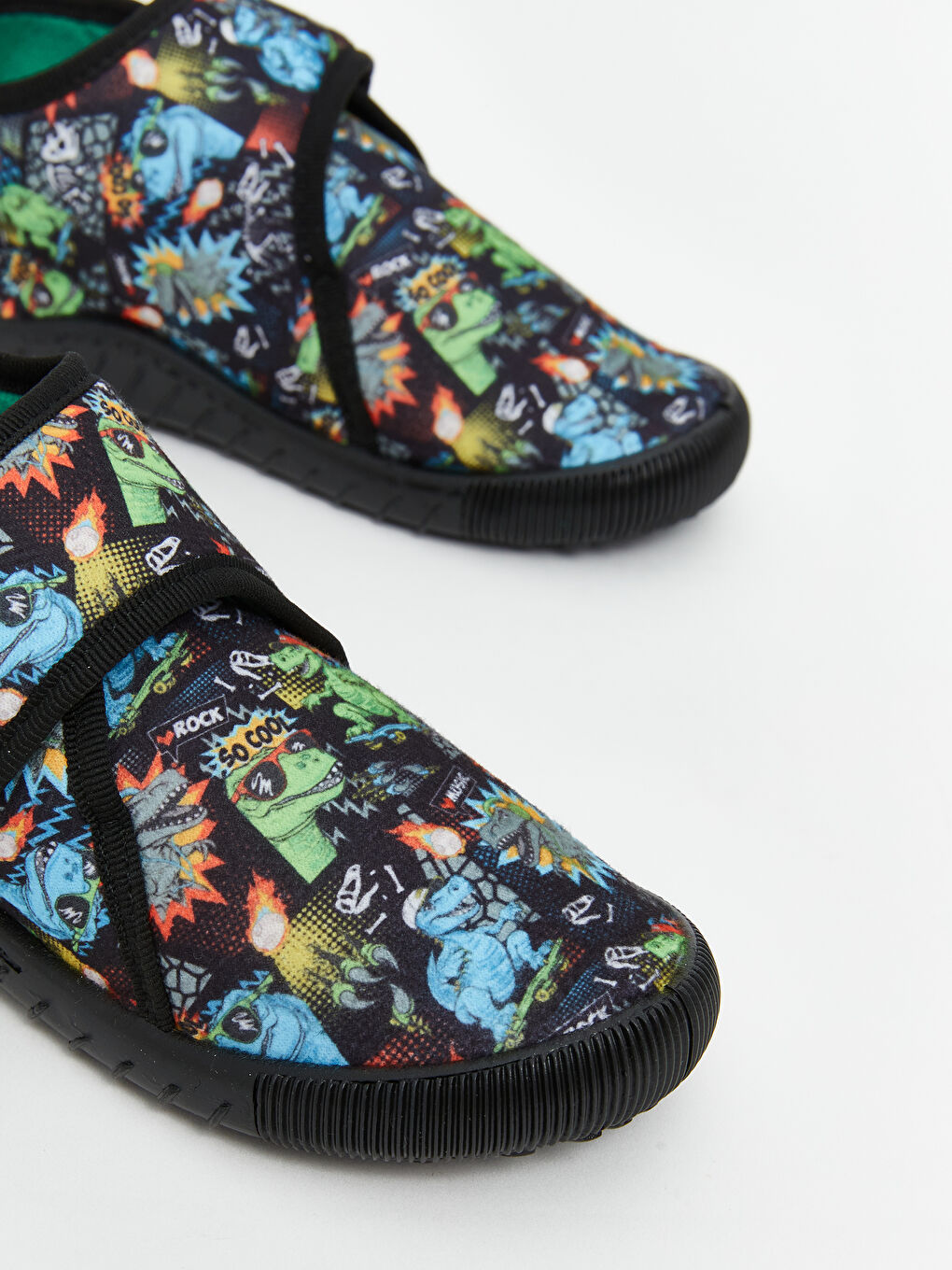 Siyah Baskılı Erkek Çocuk Panduf-2