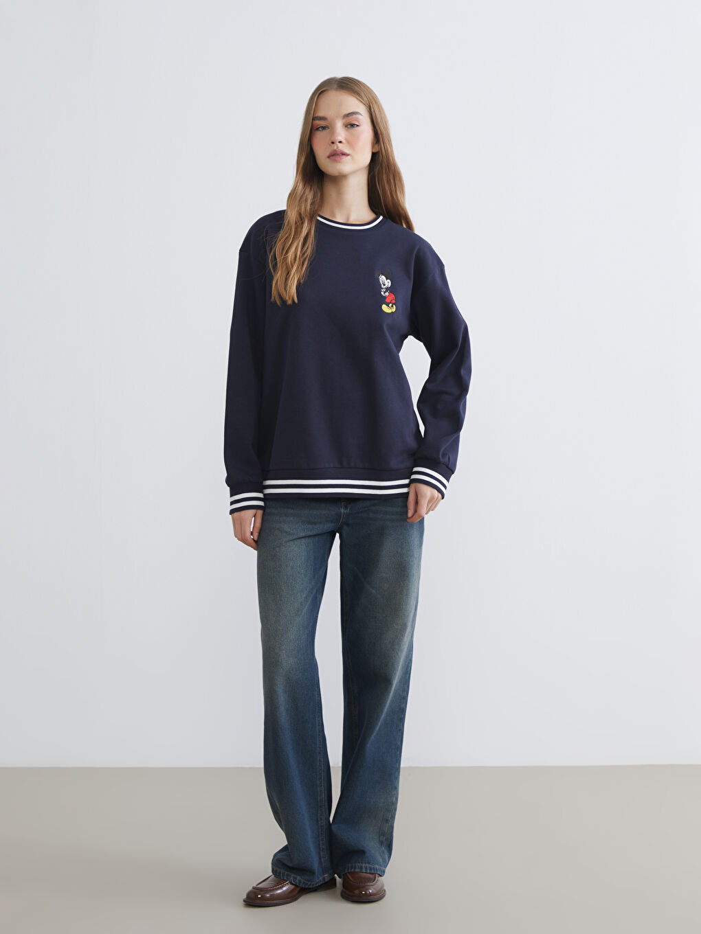 Mickey Mouse Embroidered Women's Thick Sweatshirt-1