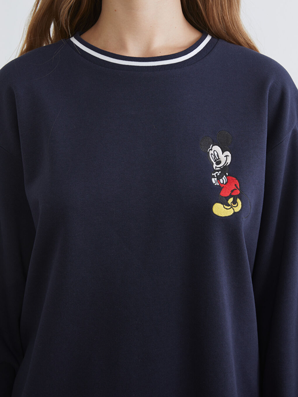 Mickey Mouse Embroidered Women's Thick Sweatshirt-2