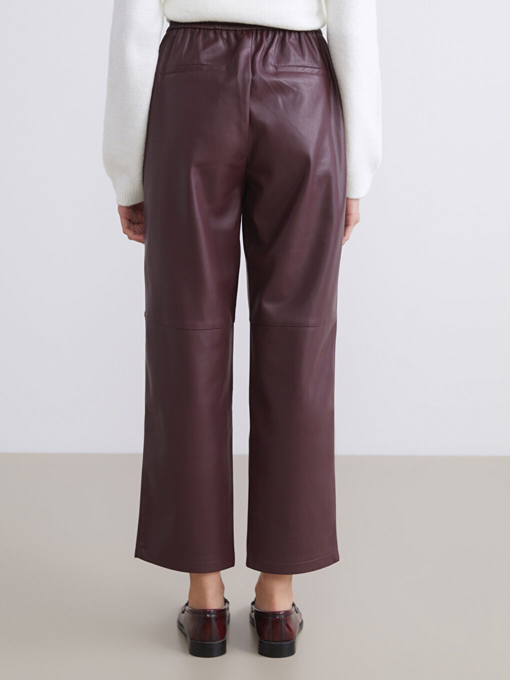 Bordo Beli Lastikli Deri Görünümlü Kadın Pantolon-3