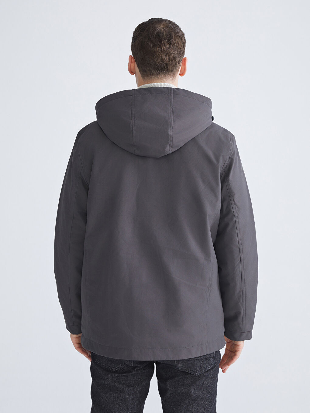 Мужская куртка стандартного кроя с капюшоном-4