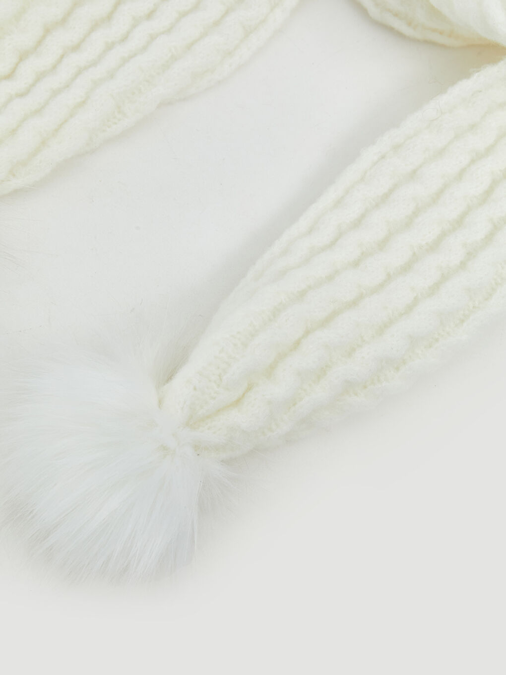 Ekru Ponpon Detaylı Kız Çocuk Atkı-1