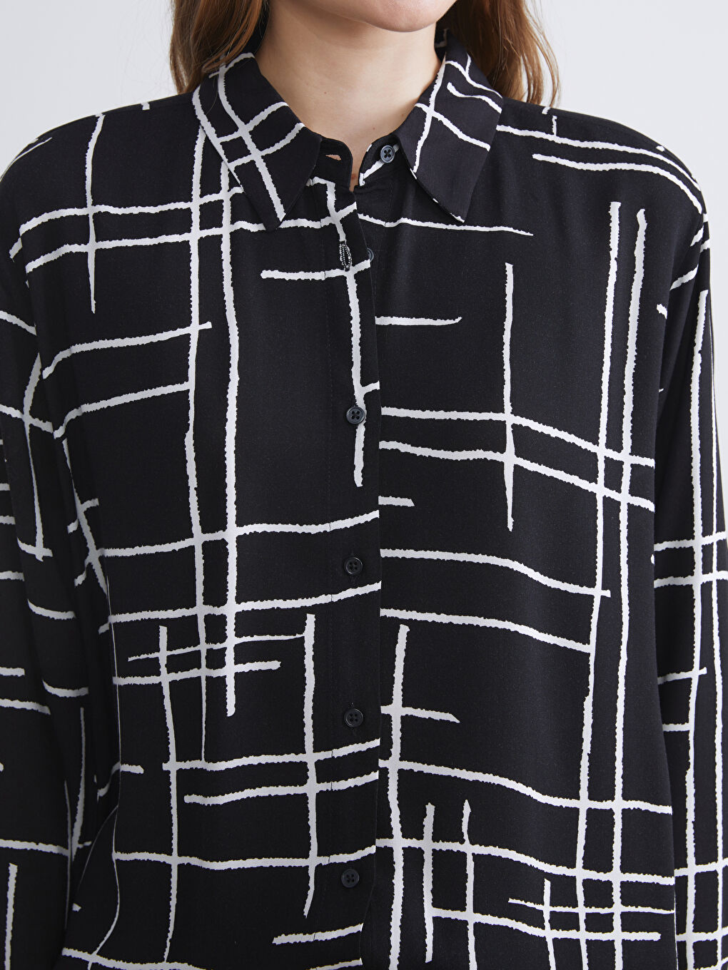 Siyah Desenli Kadın Gömlek-2