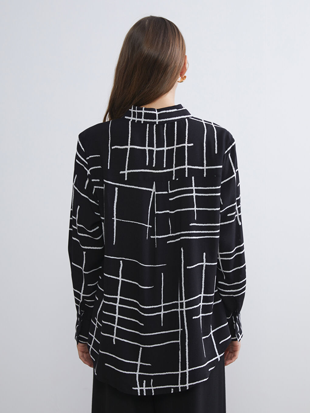 Siyah Desenli Kadın Gömlek-3