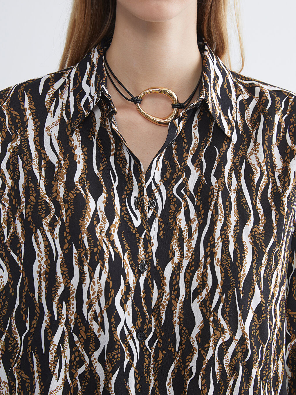 Siyah Leopar Desenli Kadın Gömlek-2