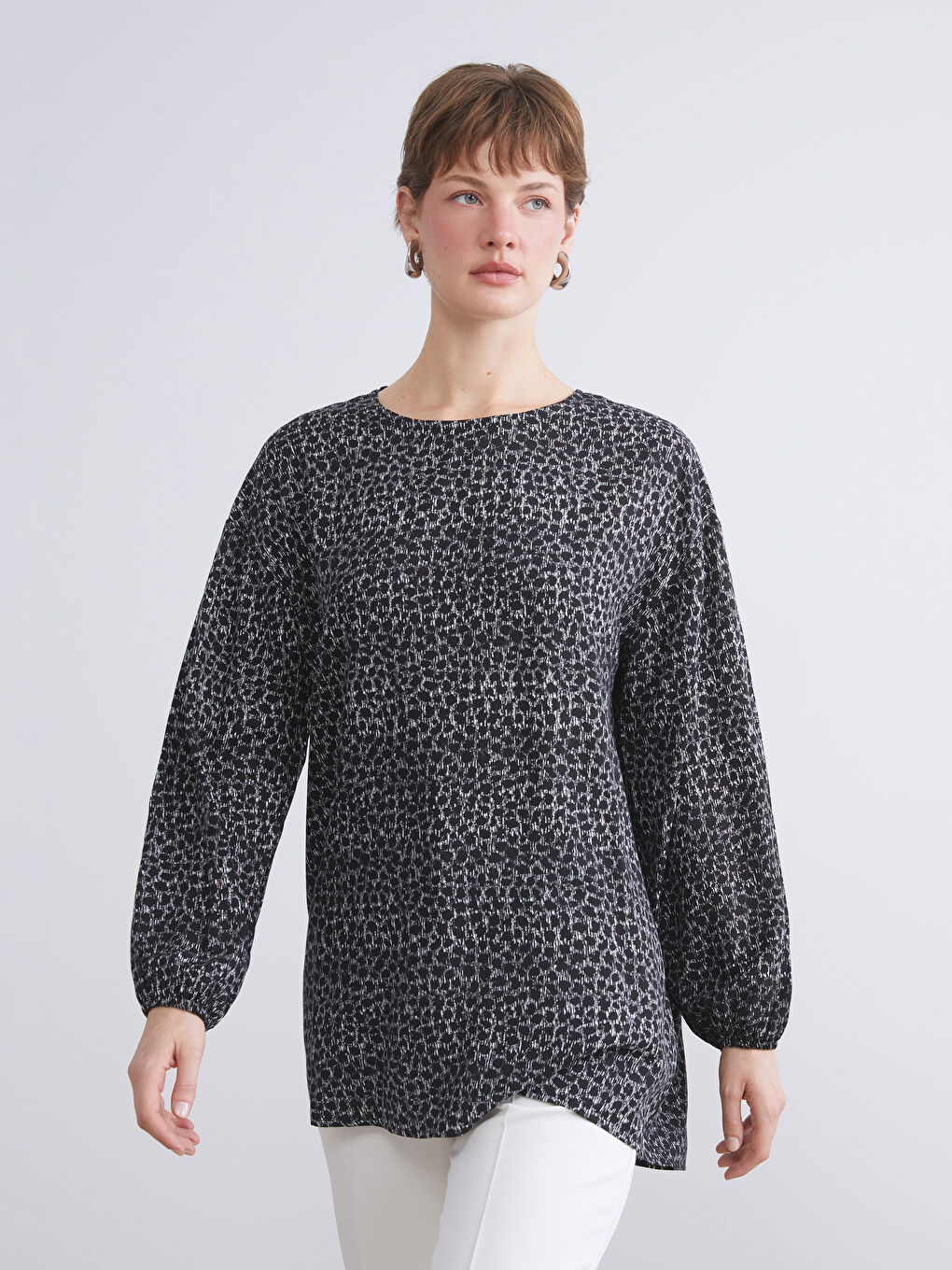 Siyah Bisiklet Yaka Desenli Bluz