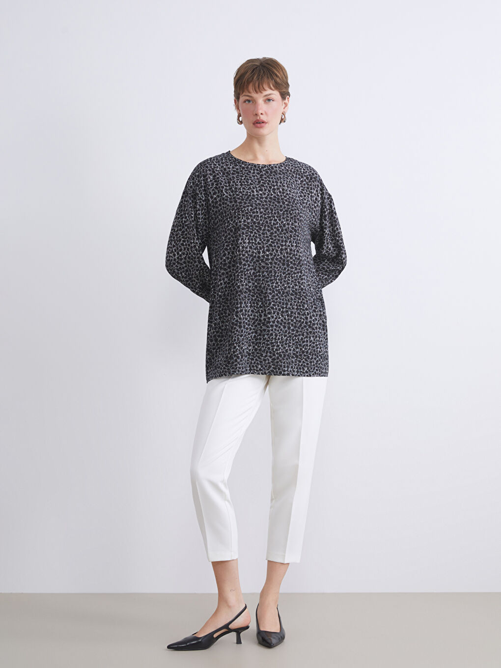 Siyah Bisiklet Yaka Desenli Bluz-1