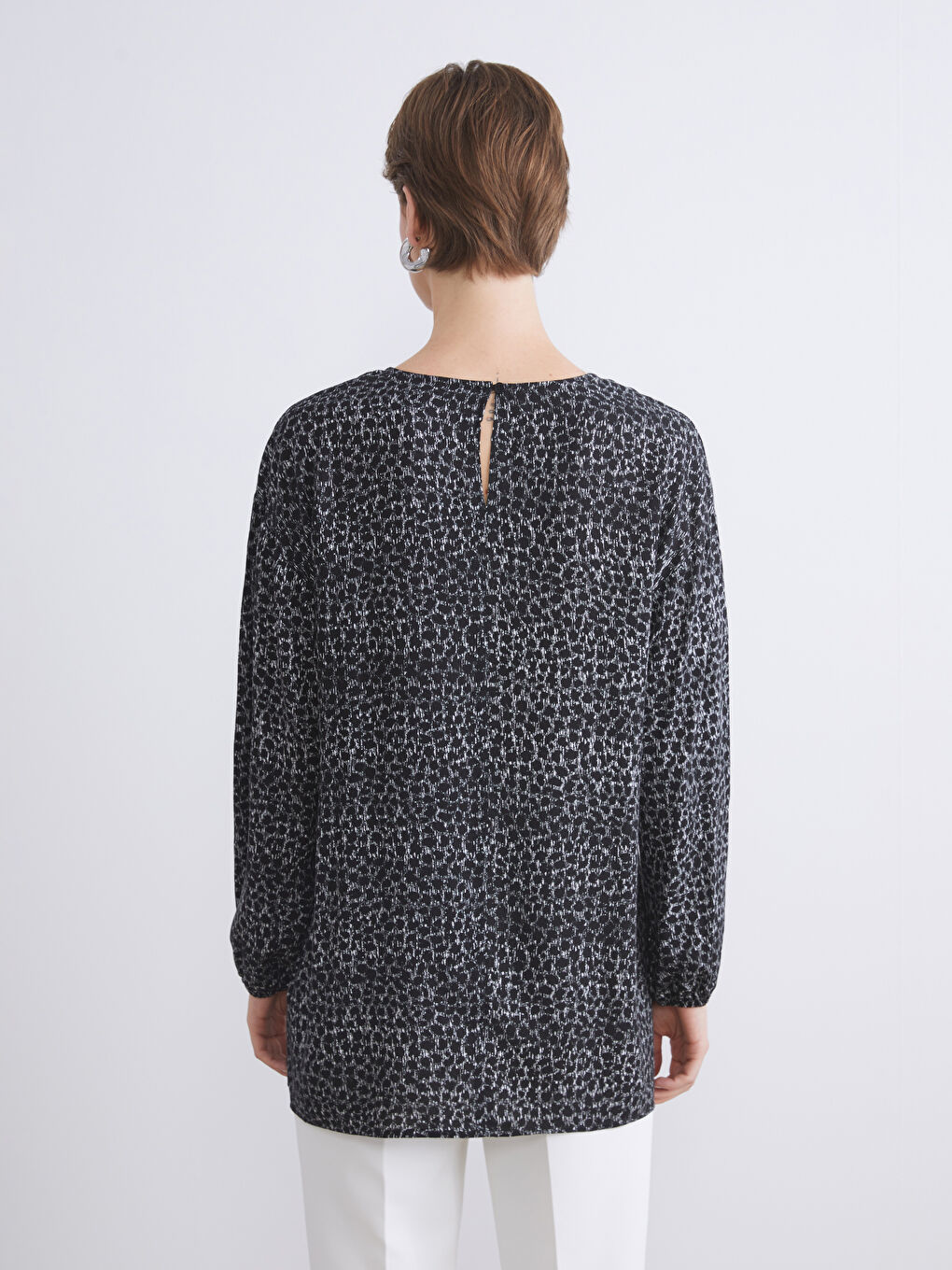 Siyah Bisiklet Yaka Desenli Bluz-3