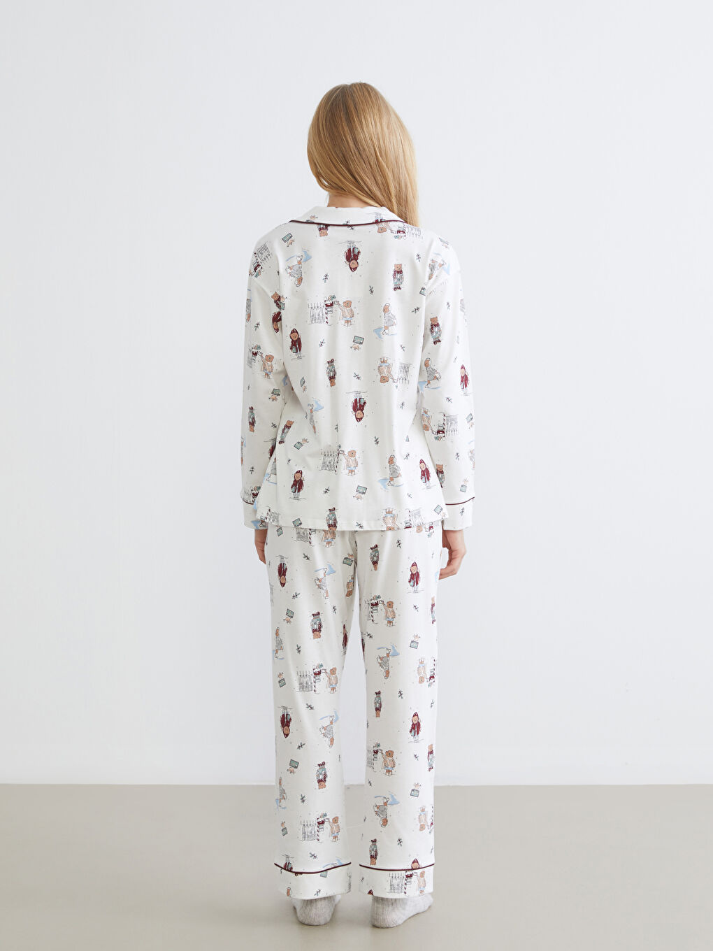Ekru Gömlek Yaka Yılbaşı Temalı Kadın Pijama Takımı-3