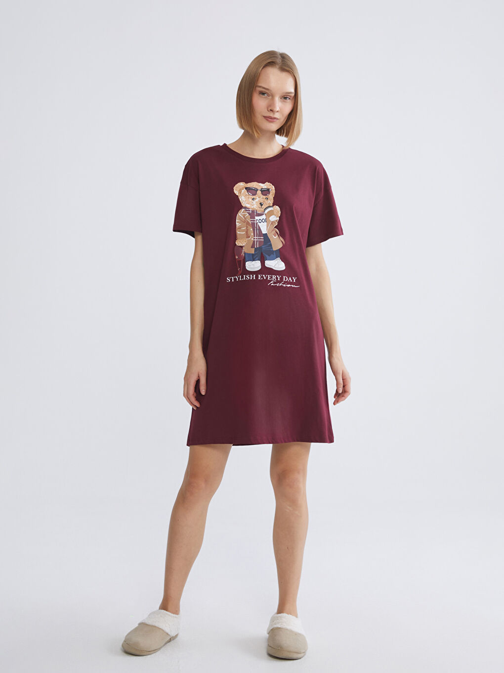 قميص نوم مطبوع دب تيدي كول مدور نساء