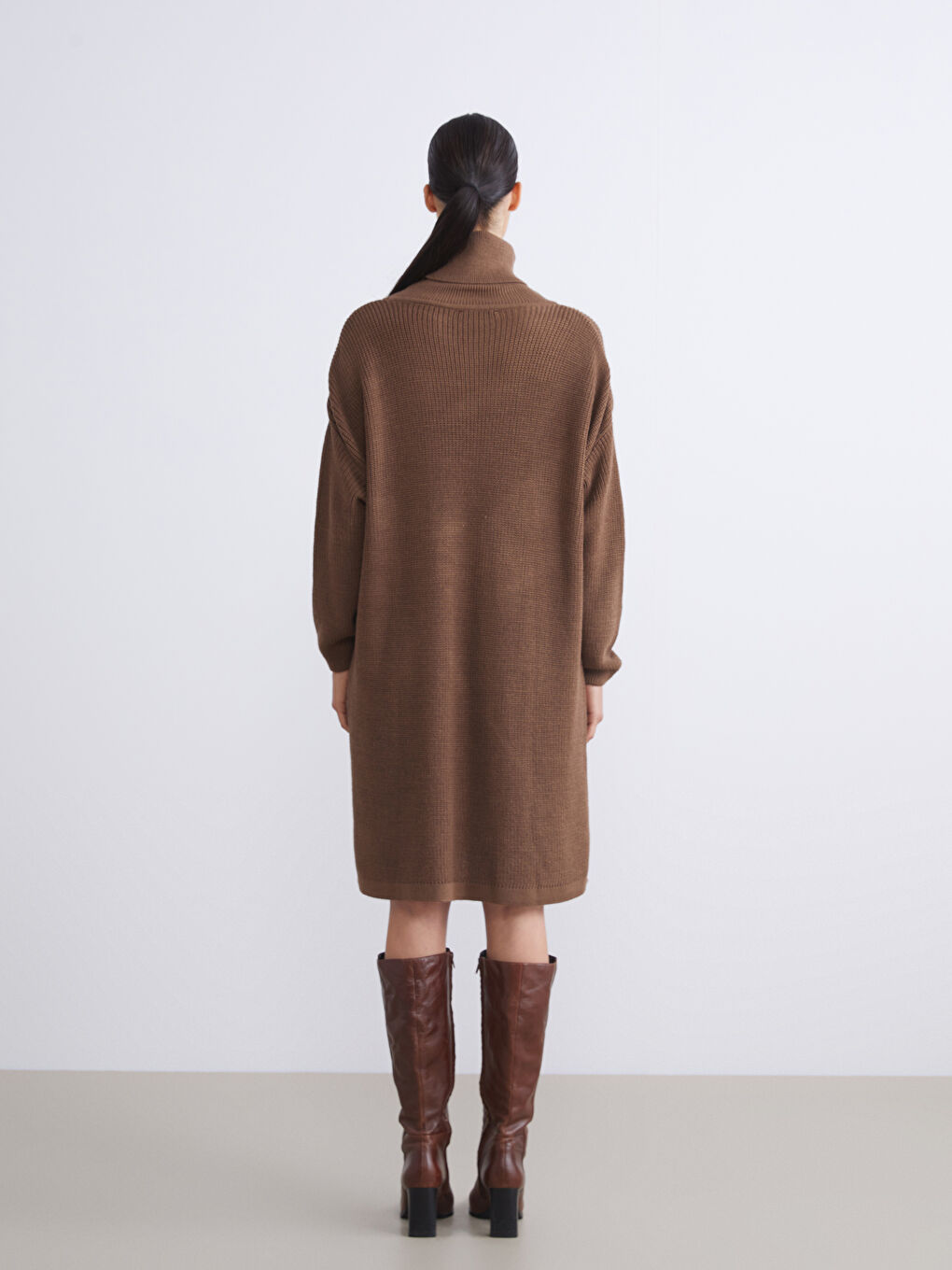 Turtleneck Knit Dress-4