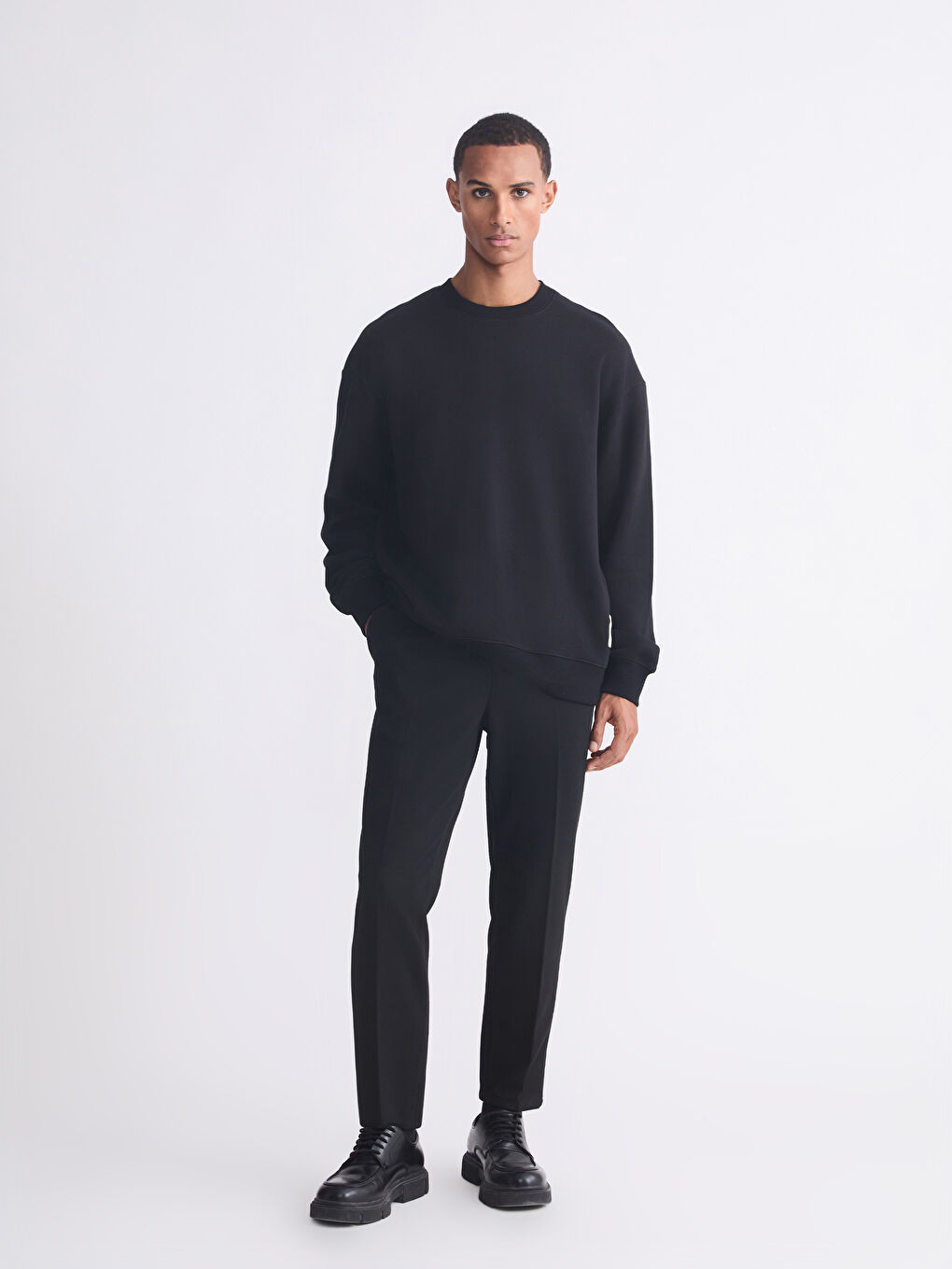 قميص رياضي اسود راجل-1