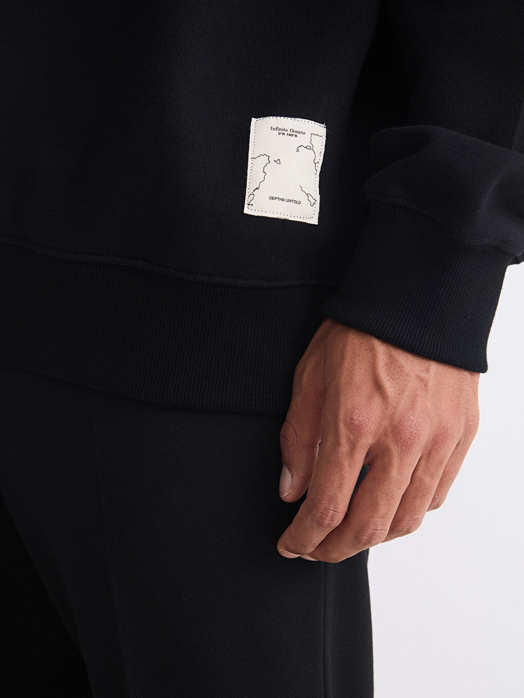 قميص رياضي اسود راجل-2