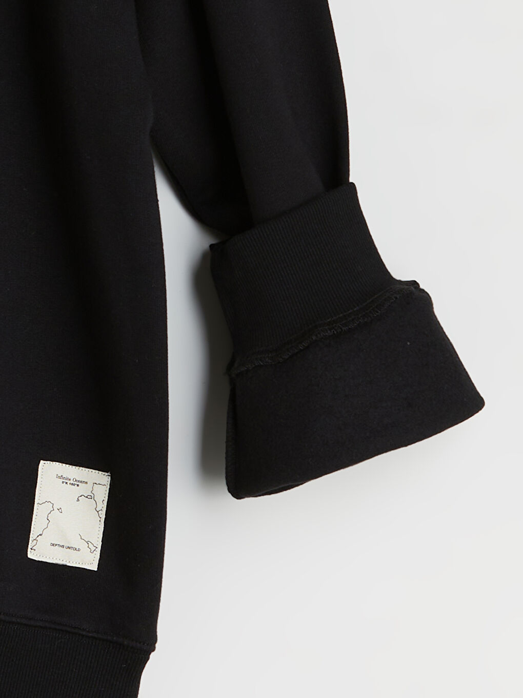 قميص رياضي اسود راجل-5