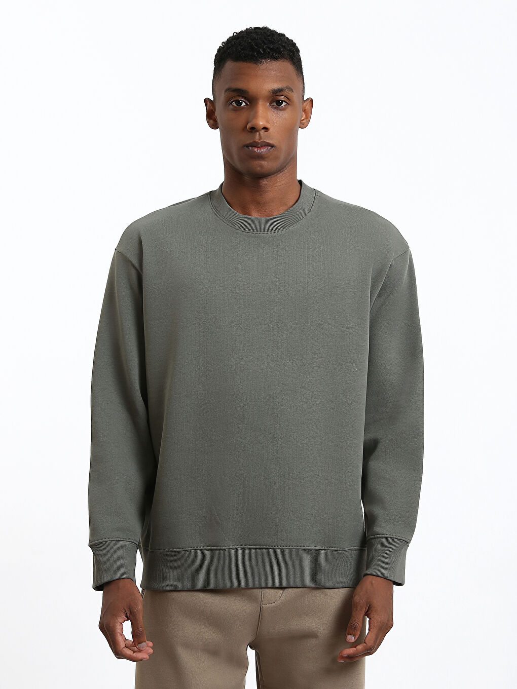 قميص رياضي اخضر راجل-1