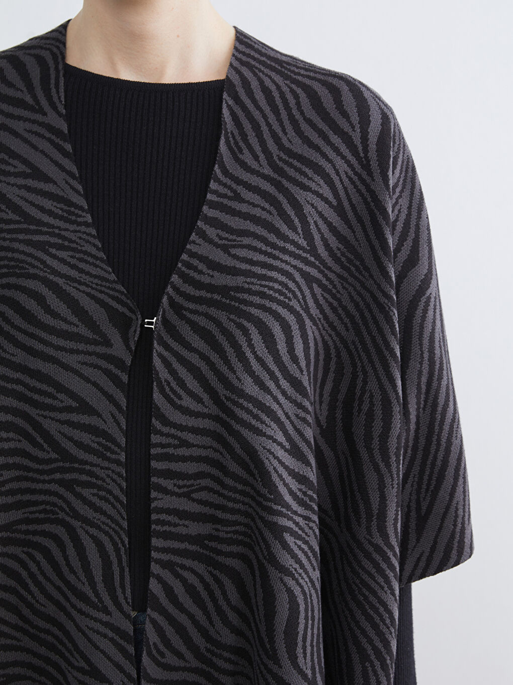 Woman ANTHRACITE Poncho-2