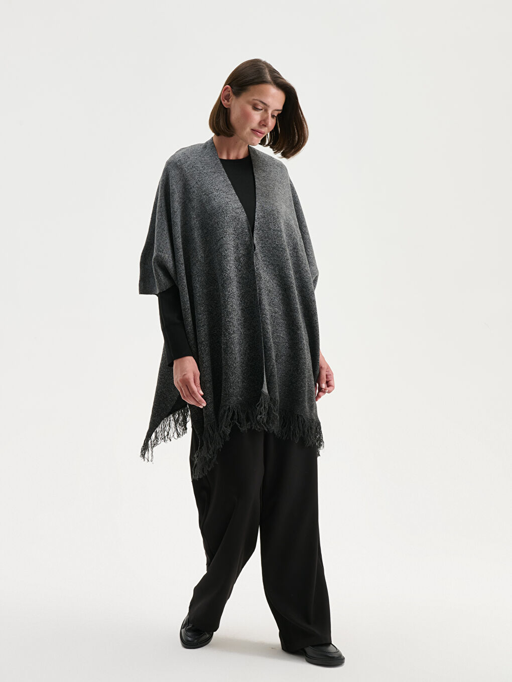 بونشو تريكو نسائي بفتحة V-1