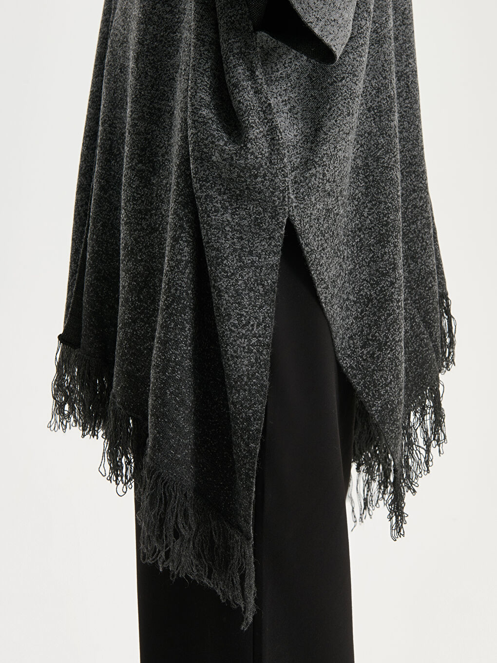 بونشو تريكو نسائي بفتحة V-2