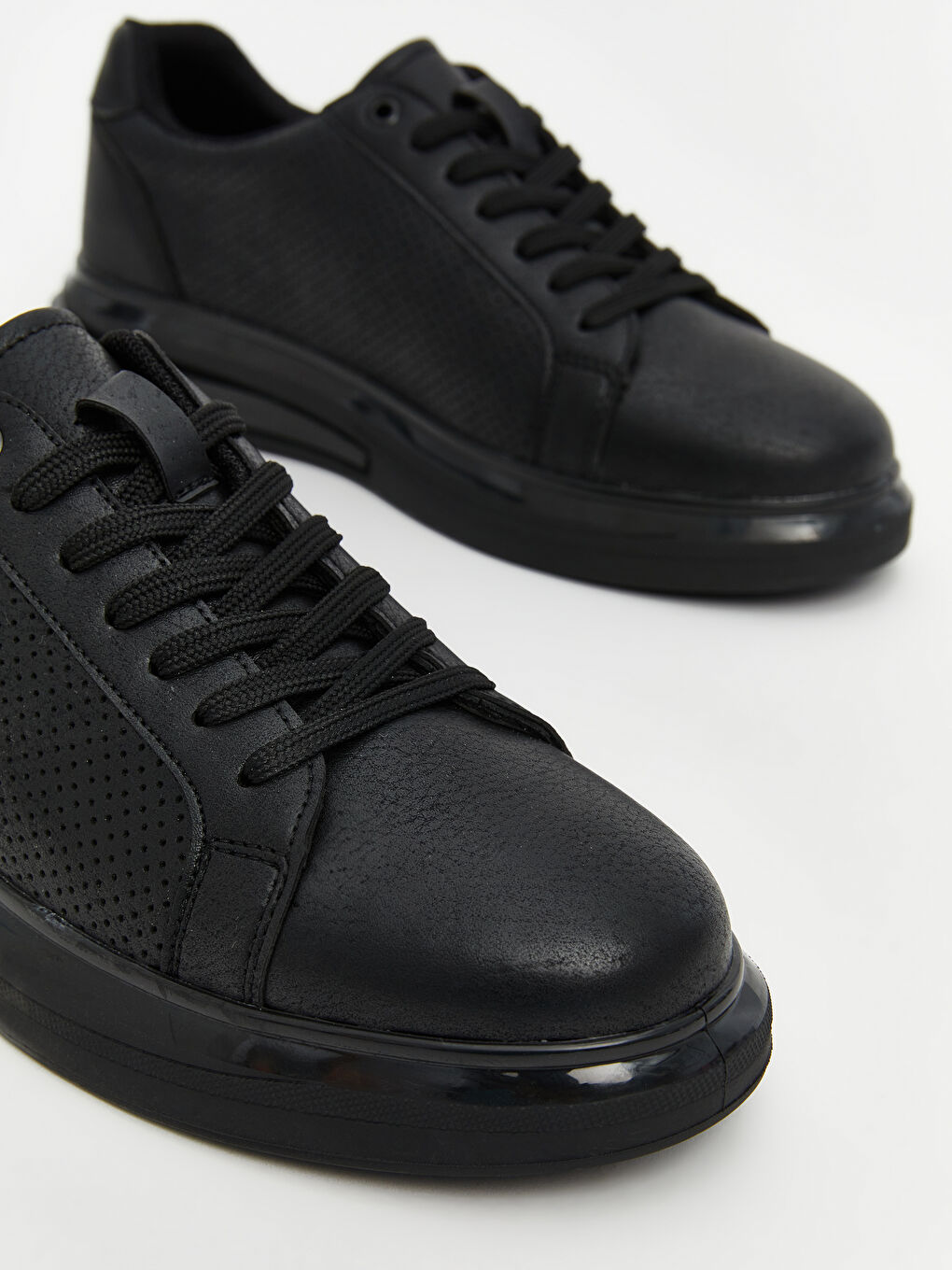 Siyah Deri Görünümlü Erkek Spor Ayakkabı-2