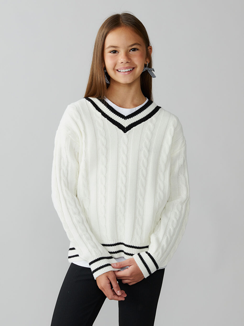 Ekru V Yaka Kız Çocuk Triko Kazak
