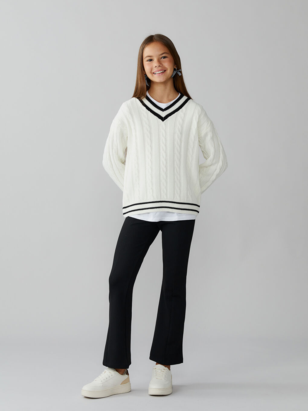 Ekru V Yaka Kız Çocuk Triko Kazak-1
