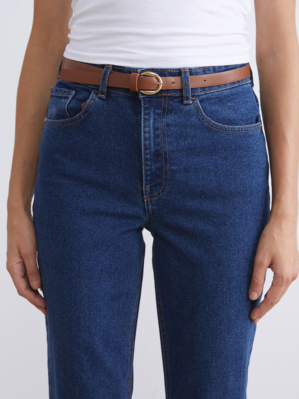 İndigo Beli Kemerli Mom Fit Kadın Jean Pantolon-2