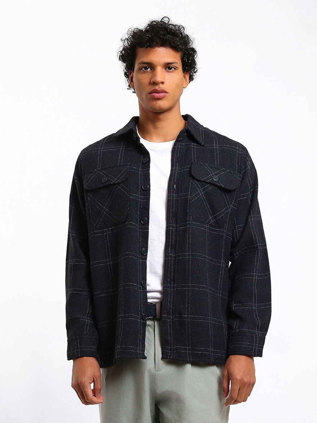 قميص رجالي كاروهات كم طويل بقصة عادية من قماش الجبردين